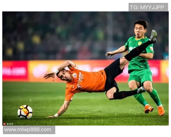 足球世界新纪元：从技术革新到战术创新，未来赛场的变革与机遇